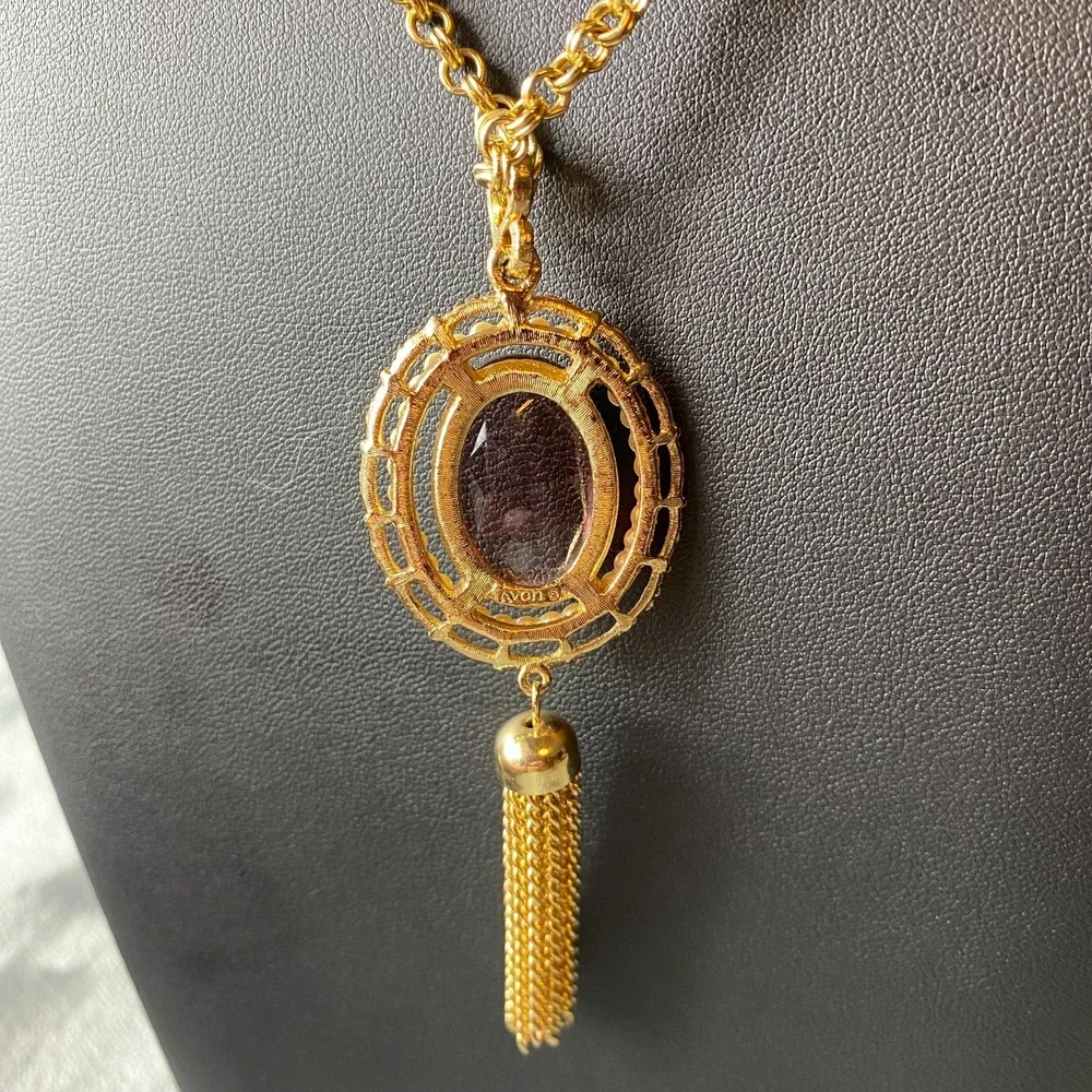 Avon vintage necklace